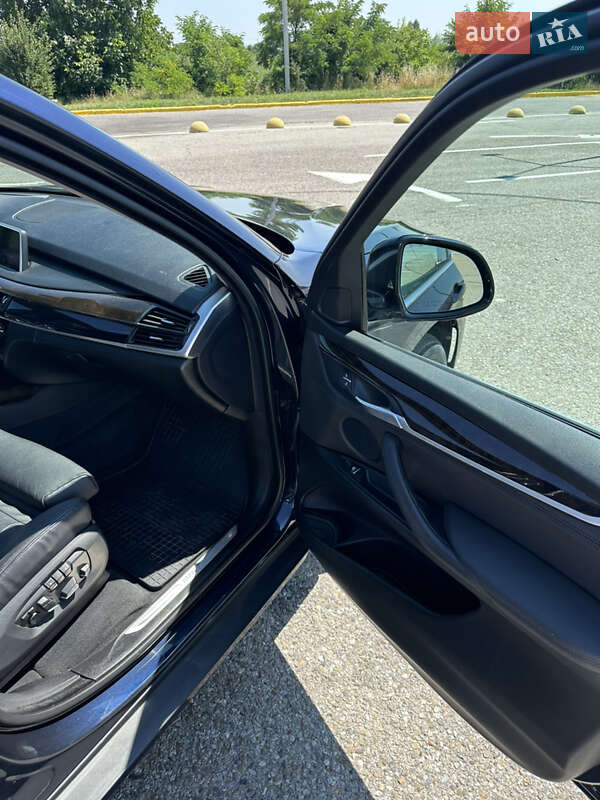 Внедорожник / Кроссовер BMW X5 2014 в Черновцах