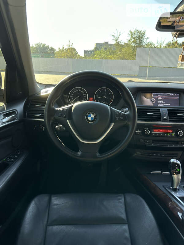 Внедорожник / Кроссовер BMW X5 2010 в Запорожье