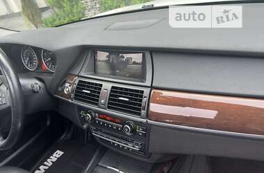 Позашляховик / Кросовер BMW X5 2011 в 