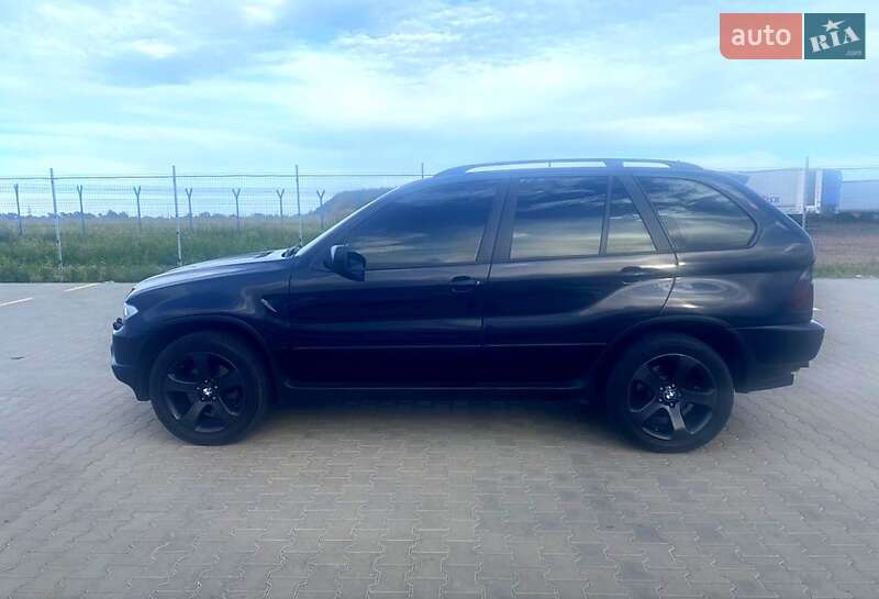 Внедорожник / Кроссовер BMW X5 2004 в Одессе