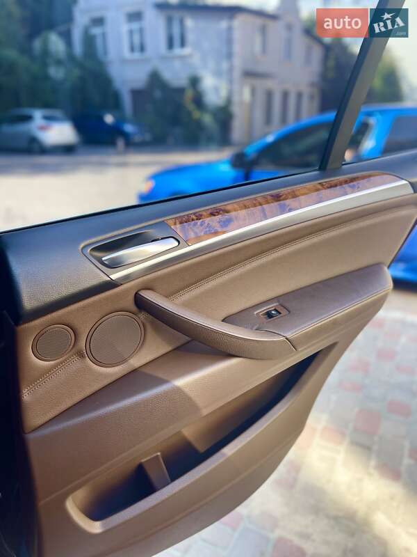 Внедорожник / Кроссовер BMW X5 2012 в Киеве