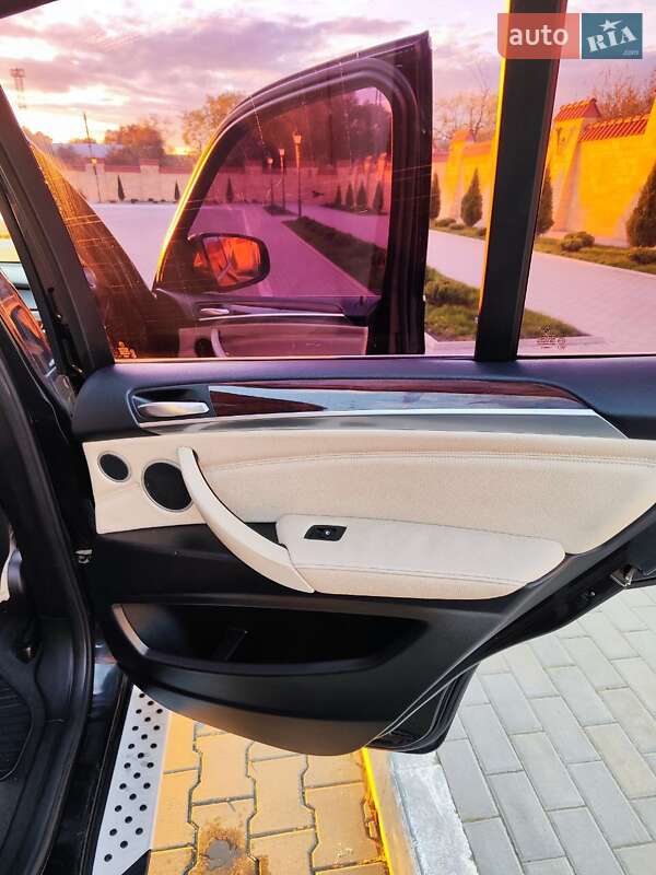 Внедорожник / Кроссовер BMW X5 2010 в Измаиле
