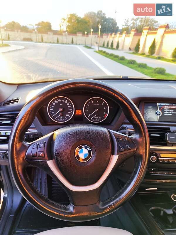 Внедорожник / Кроссовер BMW X5 2010 в Измаиле