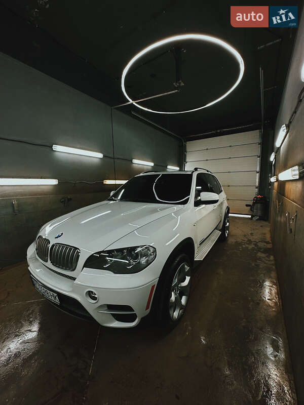 Позашляховик / Кросовер BMW X5 2011 в Нововолинську