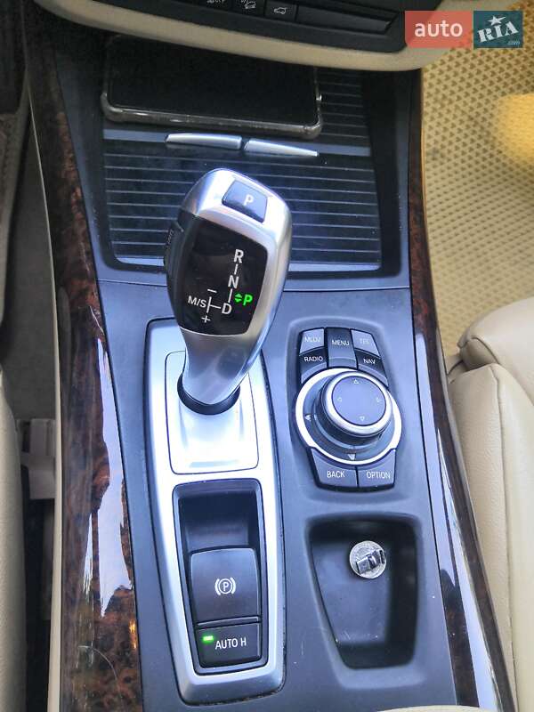 Внедорожник / Кроссовер BMW X5 2013 в Краснограде