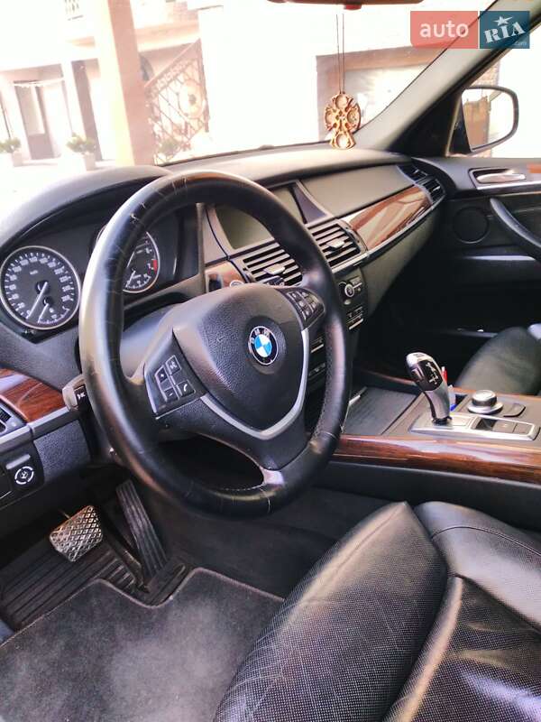 Позашляховик / Кросовер BMW X5 2007 в Тячеві