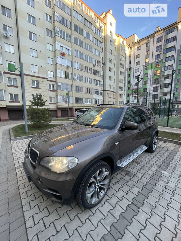 Позашляховик / Кросовер BMW X5 2011 в Івано-Франківську