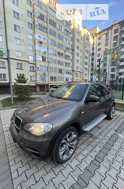 Позашляховик / Кросовер BMW X5 2011 в Івано-Франківську