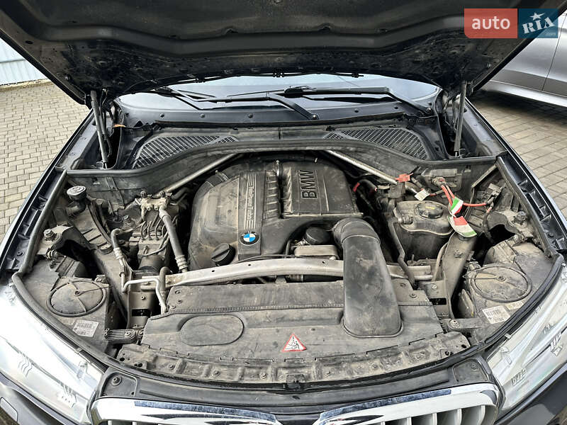 Позашляховик / Кросовер BMW X5 2014 в Рівному