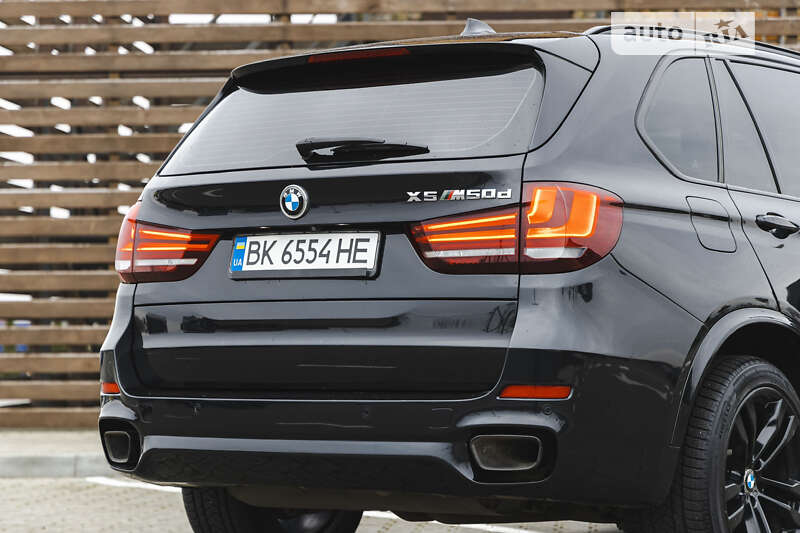 Позашляховик / Кросовер BMW X5 2015 в Луцьку