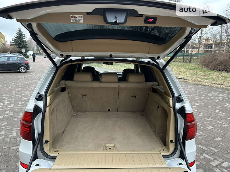 Позашляховик / Кросовер BMW X5 2012 в Рівному