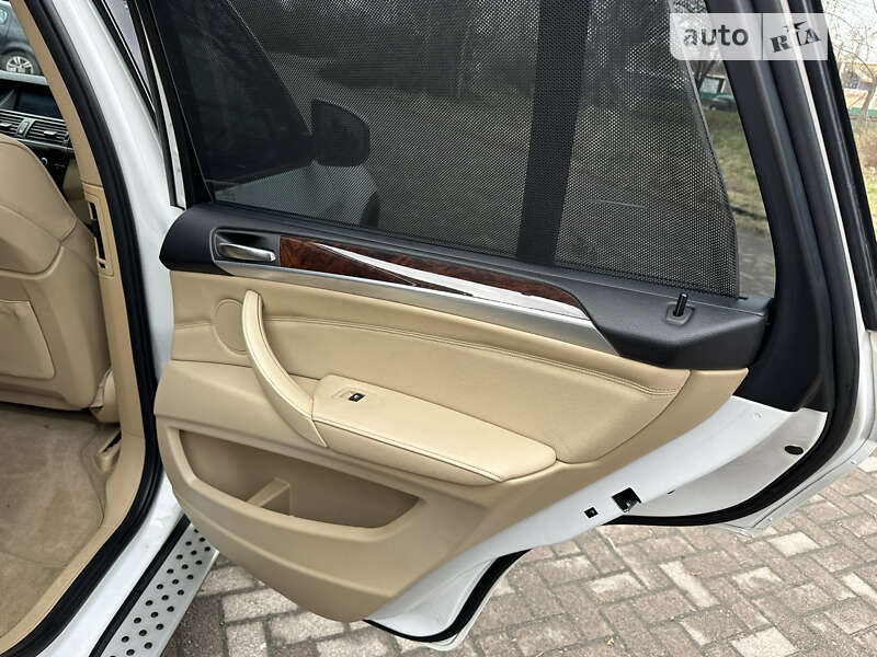 Позашляховик / Кросовер BMW X5 2012 в Рівному