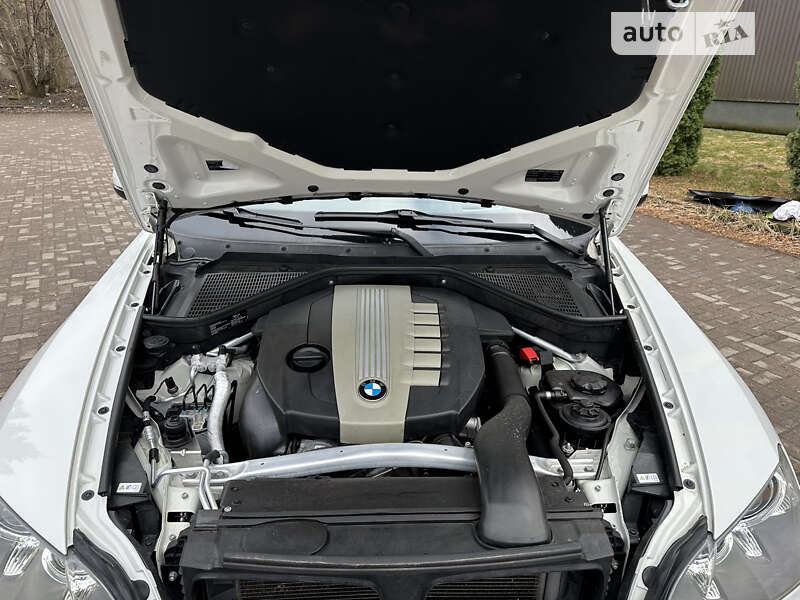 Позашляховик / Кросовер BMW X5 2012 в Рівному