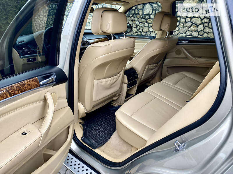 Внедорожник / Кроссовер BMW X5 2011 в Подволочиске