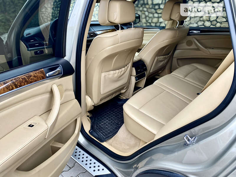 Внедорожник / Кроссовер BMW X5 2011 в Подволочиске