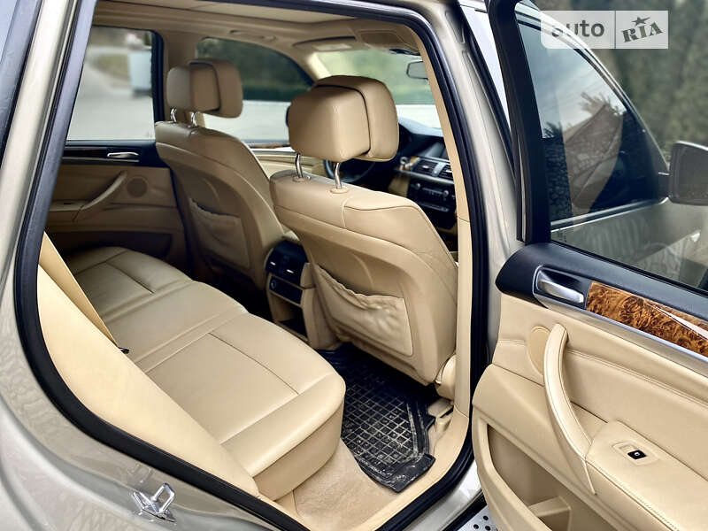Внедорожник / Кроссовер BMW X5 2011 в Подволочиске