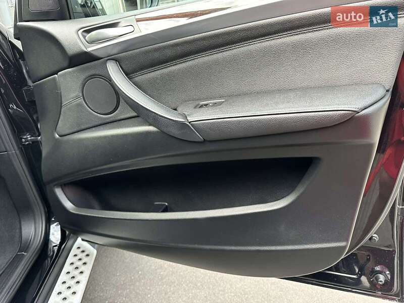 Внедорожник / Кроссовер BMW X5 2011 в Киеве