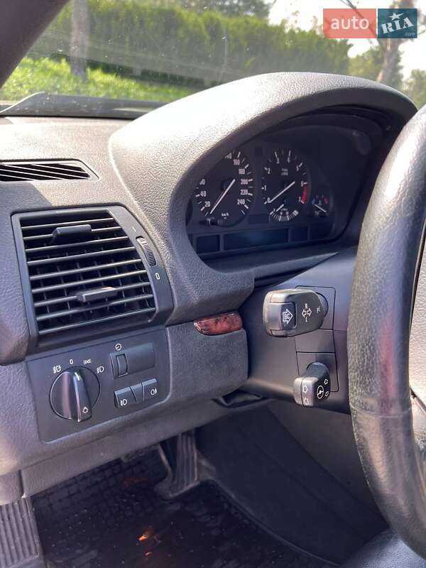 Внедорожник / Кроссовер BMW X5 2005 в Днепре