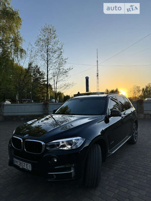 Внедорожник / Кроссовер BMW X5 2015 в Олевске