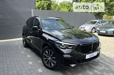 Позашляховик / Кросовер BMW X5 2019 в Чернівцях