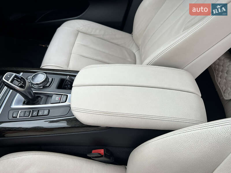 Позашляховик / Кросовер BMW X5 2014 в Чернівцях