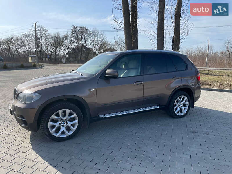 Внедорожник / Кроссовер BMW X5 2011 в Кицмани