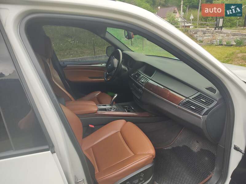 Позашляховик / Кросовер BMW X5 2010 в Косові