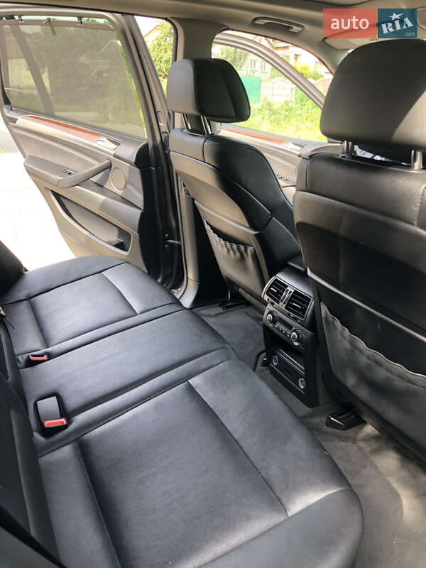 Внедорожник / Кроссовер BMW X5 2011 в Львове