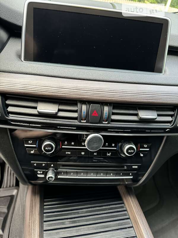 Позашляховик / Кросовер BMW X5 2015 в Києві