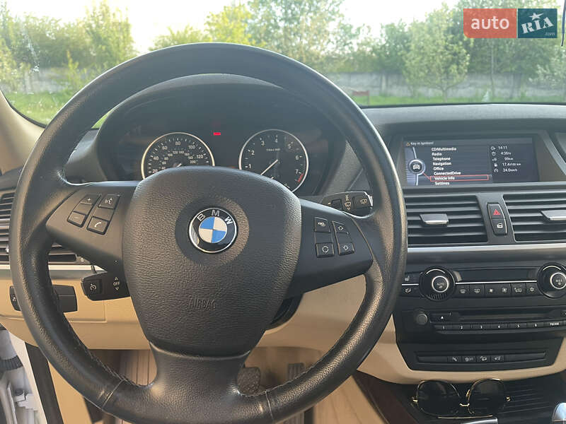 Внедорожник / Кроссовер BMW X5 2011 в Львове