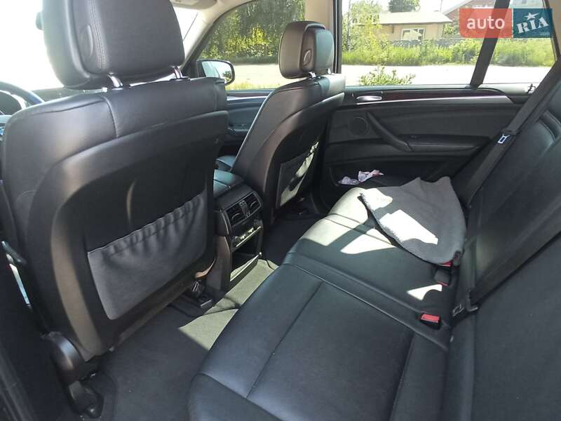 Позашляховик / Кросовер BMW X5 2012 в Краснограді