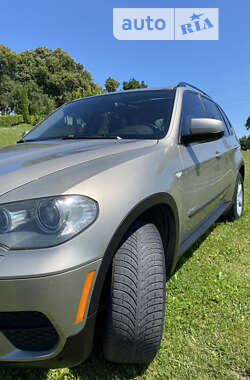 Позашляховик / Кросовер BMW X5 2010 в Ужгороді