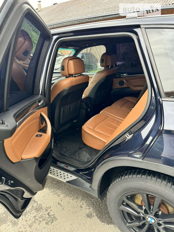 Позашляховик / Кросовер BMW X5 2009 в Рівному