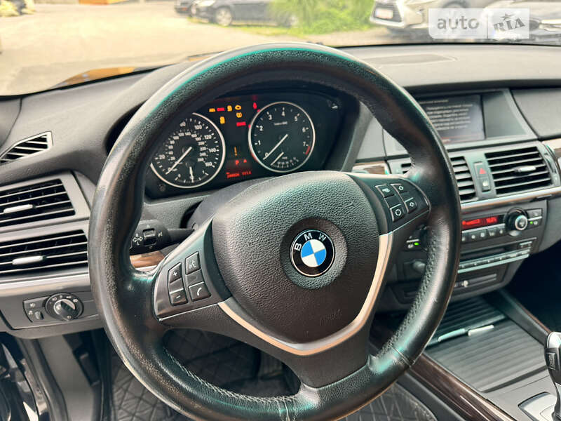 Позашляховик / Кросовер BMW X5 2009 в Рівному
