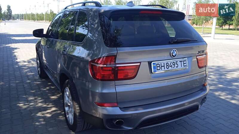 Внедорожник / Кроссовер BMW X5 2011 в 