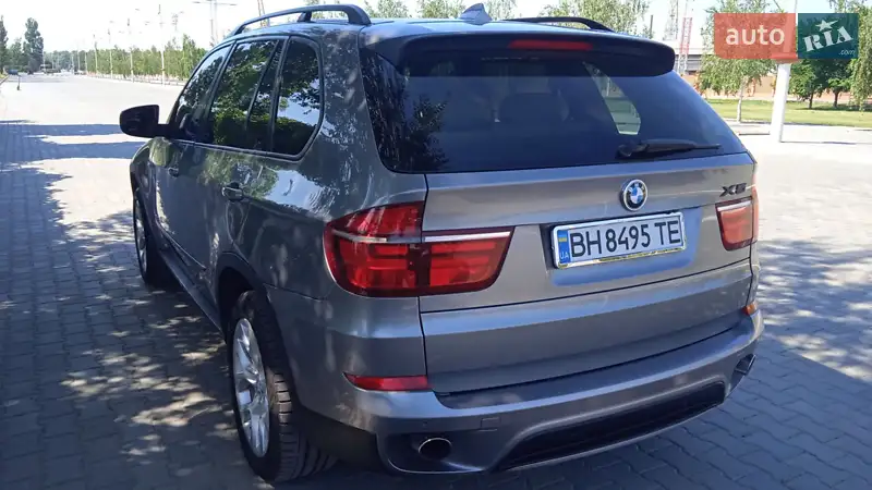 Внедорожник / Кроссовер BMW X5 2011 в 