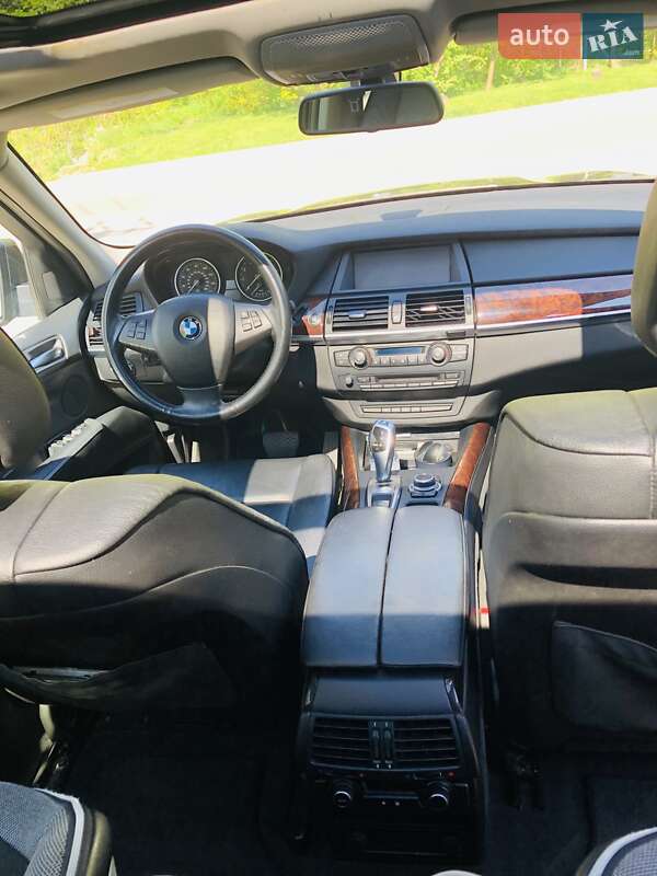 Позашляховик / Кросовер BMW X5 2011 в Львові