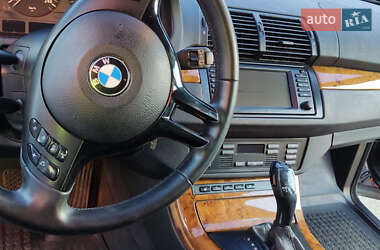 Внедорожник / Кроссовер BMW X5 2003 в 