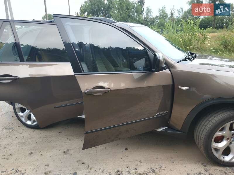 Позашляховик / Кросовер BMW X5 2013 в Вараші