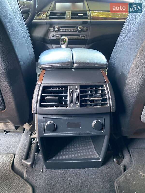 Внедорожник / Кроссовер BMW X5 2012 в Калуше