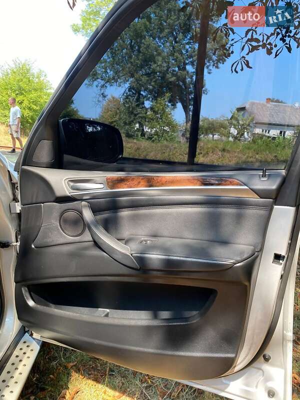 Внедорожник / Кроссовер BMW X5 2012 в Калуше