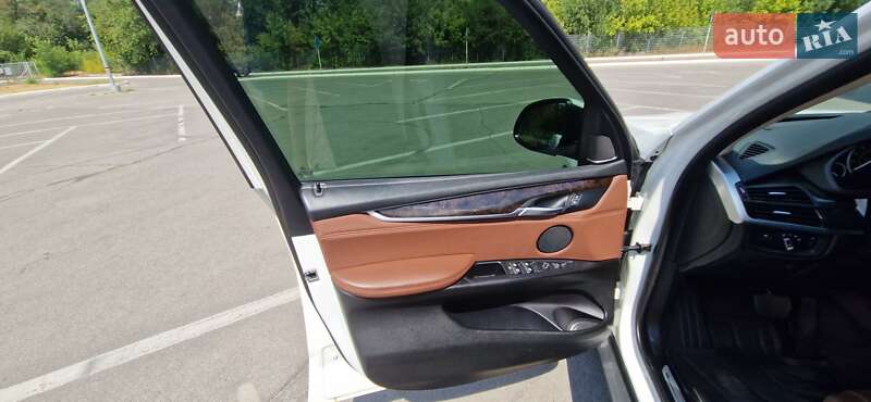 Внедорожник / Кроссовер BMW X5 2015 в Запорожье
