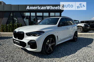 Позашляховик / Кросовер BMW X5 2019 в Чернівцях