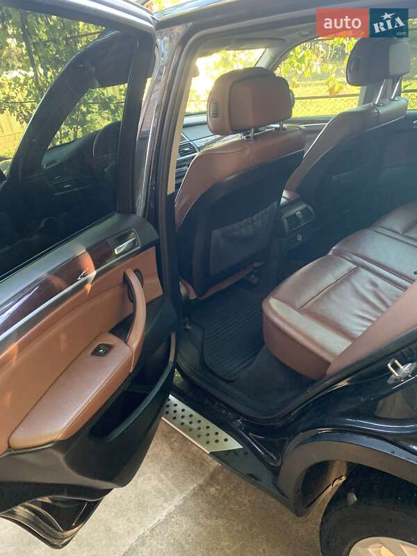 Внедорожник / Кроссовер BMW X5 2010 в Бобринце