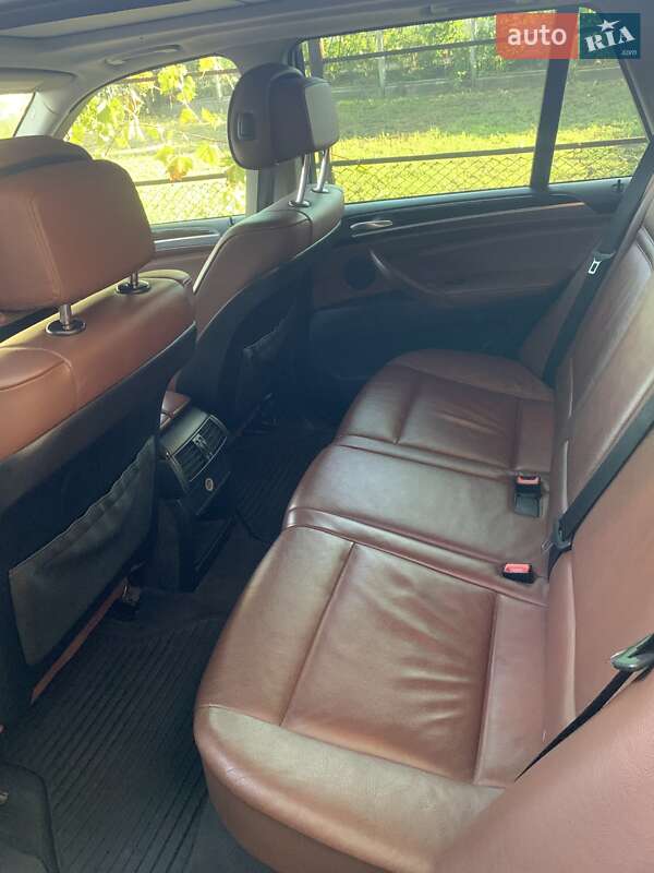 Внедорожник / Кроссовер BMW X5 2010 в Бобринце