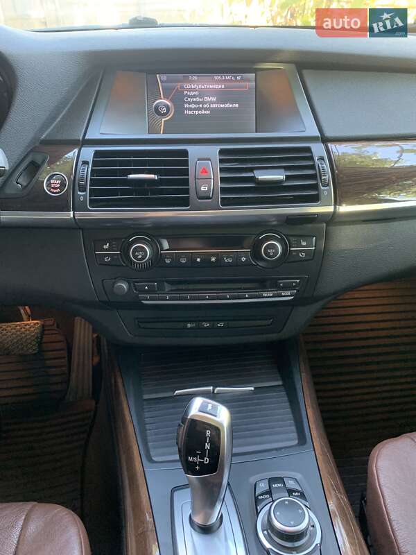 Внедорожник / Кроссовер BMW X5 2010 в Бобринце