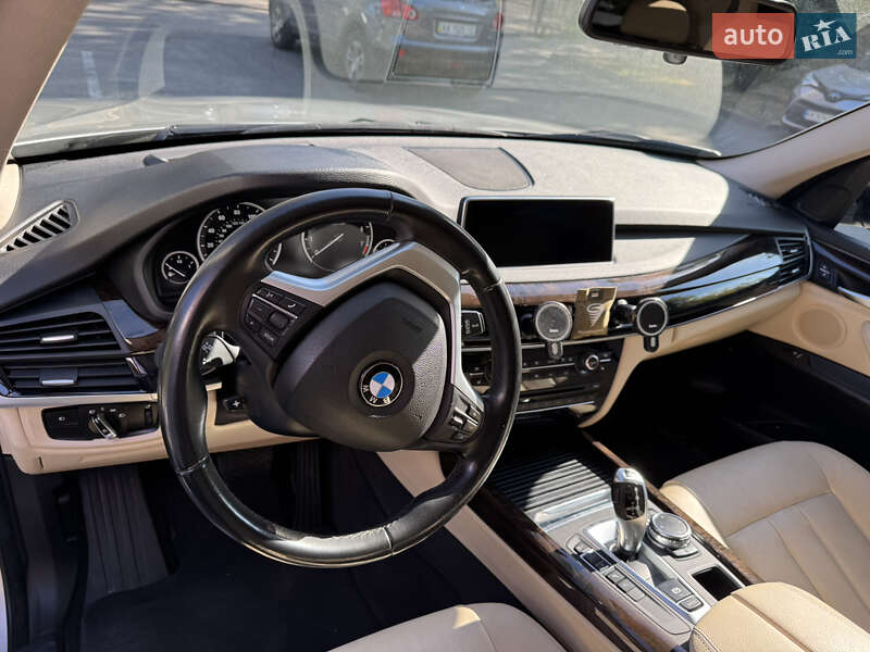 Внедорожник / Кроссовер BMW X5 2016 в Черновцах