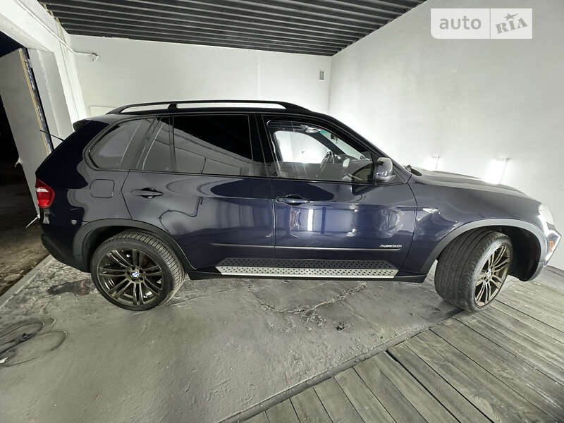 Позашляховик / Кросовер BMW X5 2009 в Рівному