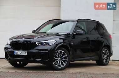 Внедорожник / Кроссовер BMW X5 2021 в Сарнах