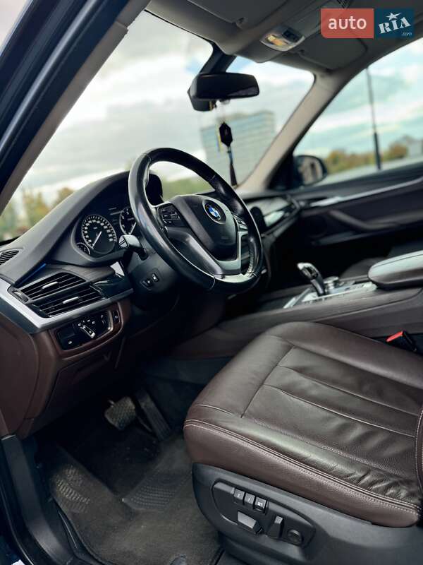 Позашляховик / Кросовер BMW X5 2015 в Львові